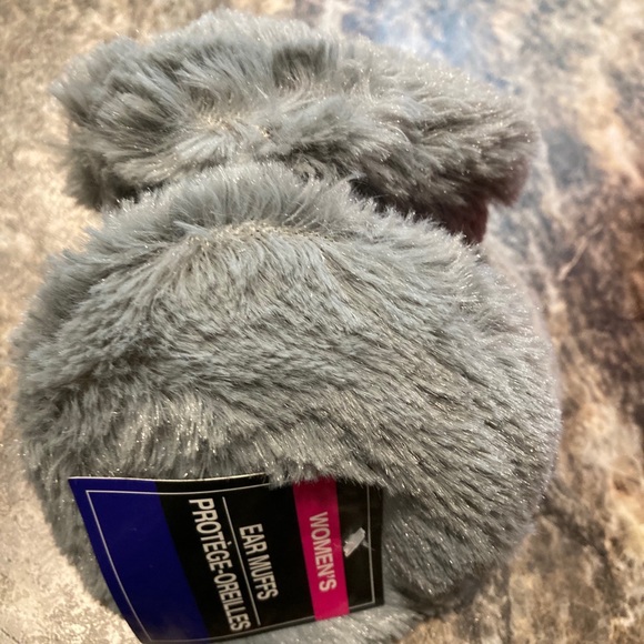 NWT Fluffy Ear Muff Faux Fur Behind Neck No Hair Mess Warmers - Picture 5 of 16